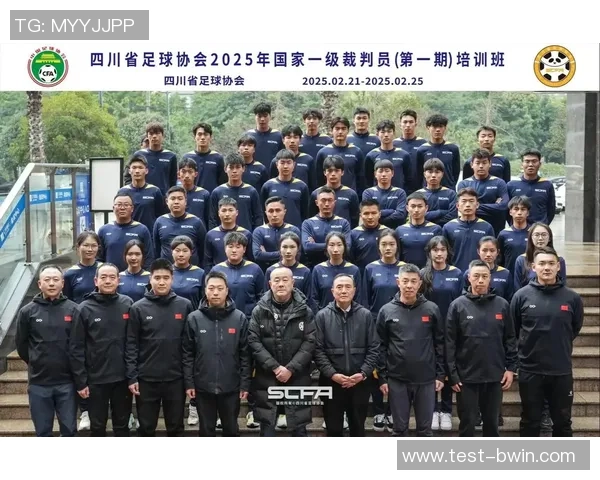 足球协会属于体育组织的核心地位与发展历程探讨 足球协会属于体育组织的核心地位与发展历程探讨